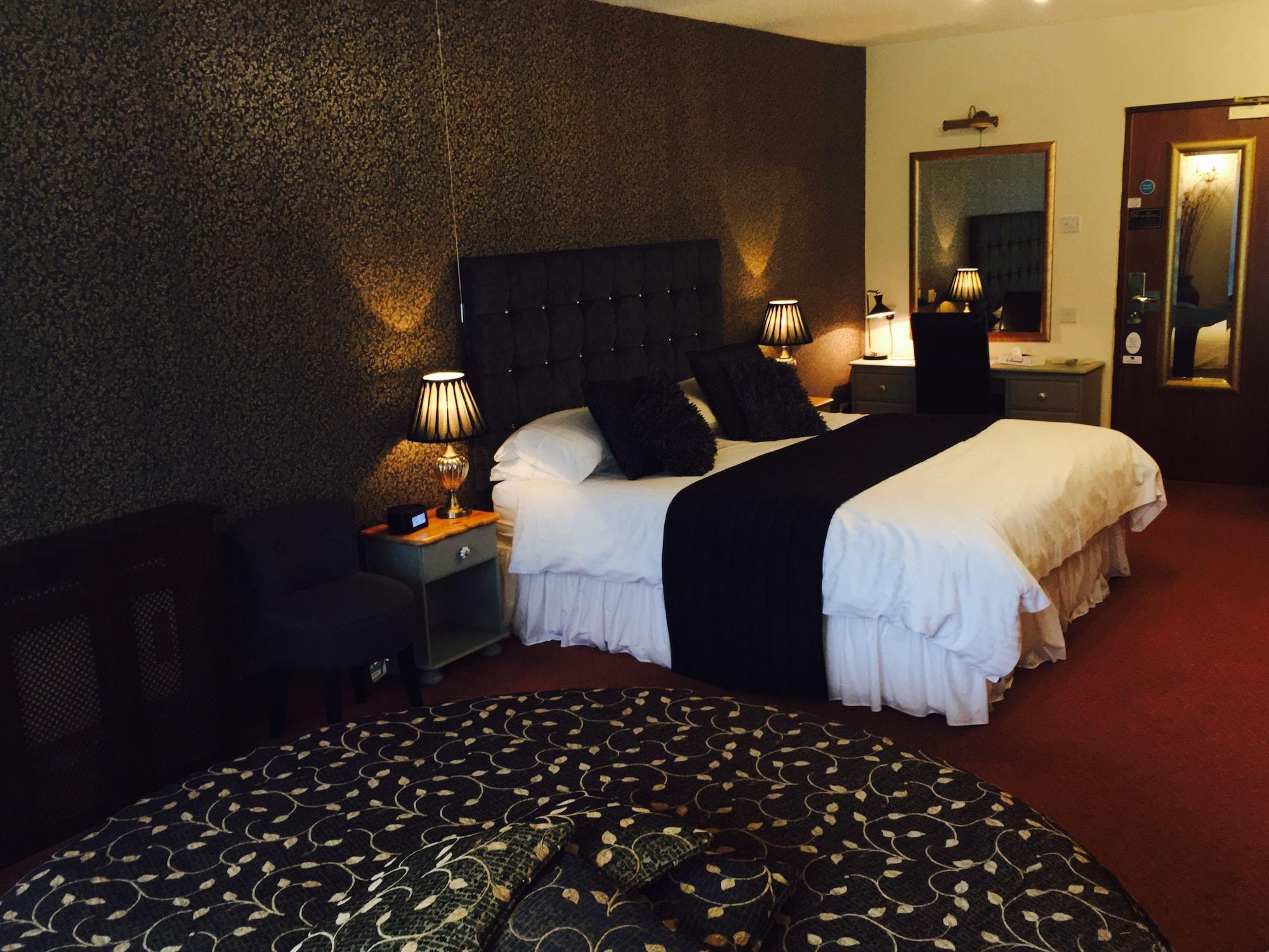 Hotel Western Compass 3*